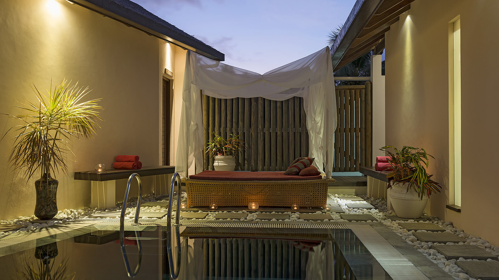 Le Meridien Fishermans Cove