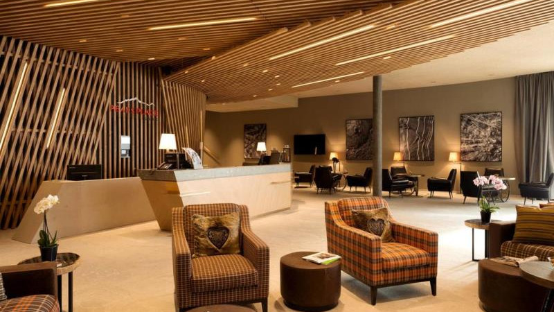 Peaks Place Apartment Hotel & Spa