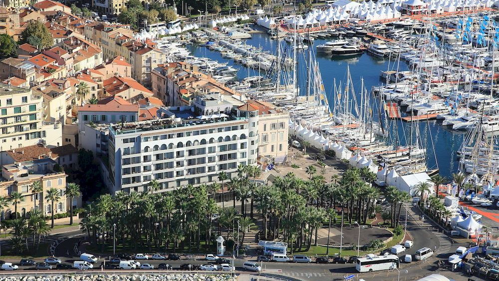 Radisson Blu 1835 Hotel & Thalasso 