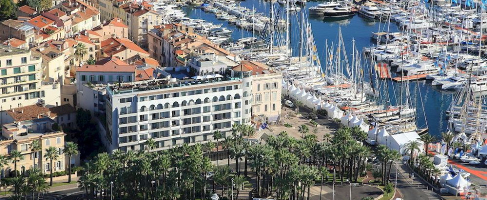 Radisson Blu 1835 Hotel & Thalasso 