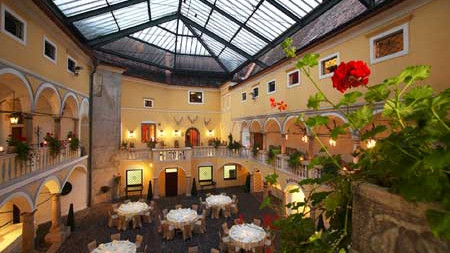 Hotel Schloss Weikersdorf