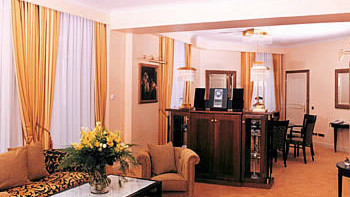 Crowne Plaza the Pitter