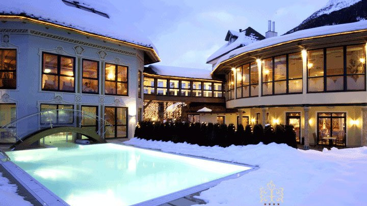 Castello Falkner Chalets and Residence