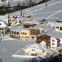 Castello Falkner Chalets and Residence