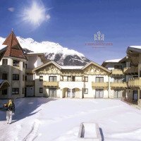 Castello Falkner Chalets and Residence