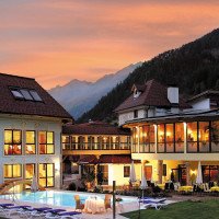 Castello Falkner Chalets and Residence