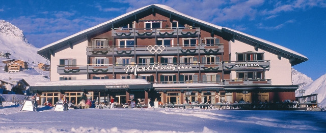Deluxe Hotel and Chalet Montana
