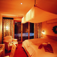 Deluxe Hotel and Chalet Montana