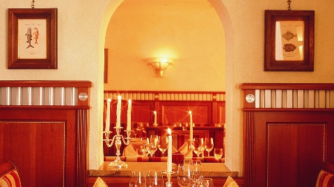 Deluxe Hotel and Chalet Montana