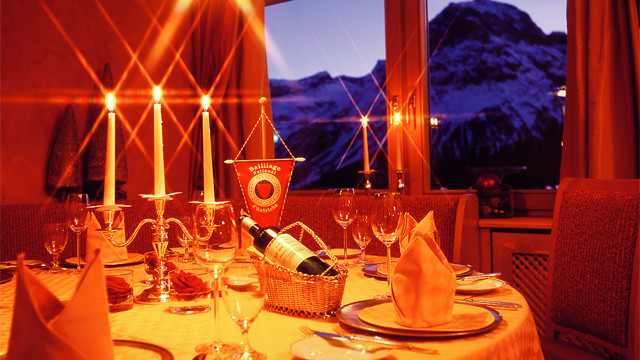 Deluxe Hotel and Chalet Montana